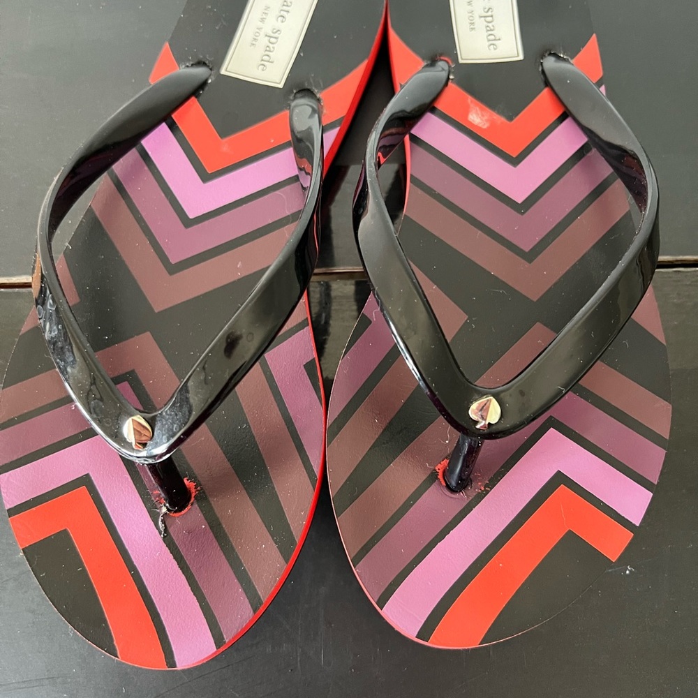 Kate Spade Red & Black Chevron Print Flat Flip Flops Thong Sandal Size 5-6.